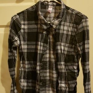 No boundaries plaid long sleeve button up shirt